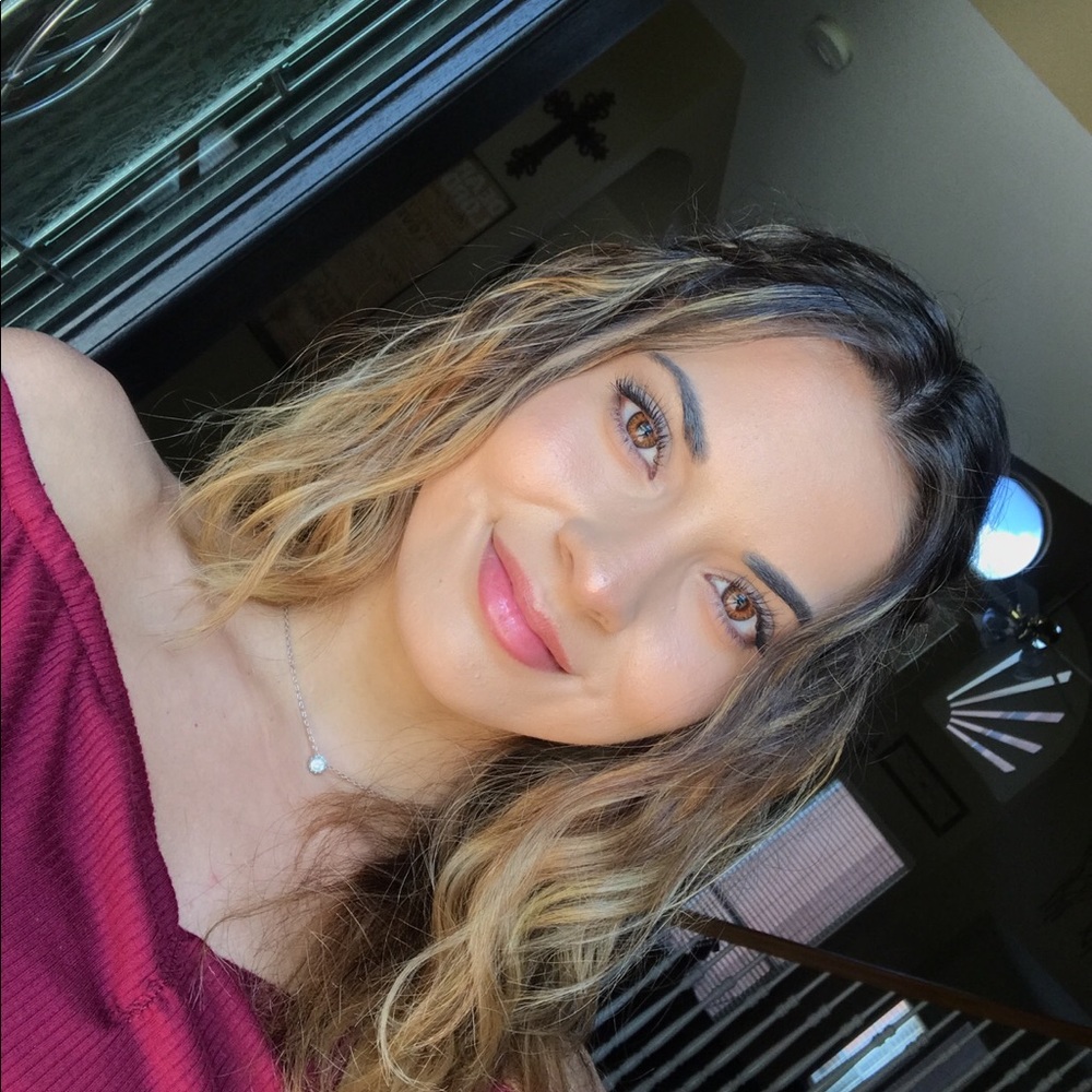 Meet your Posher, Alyssa